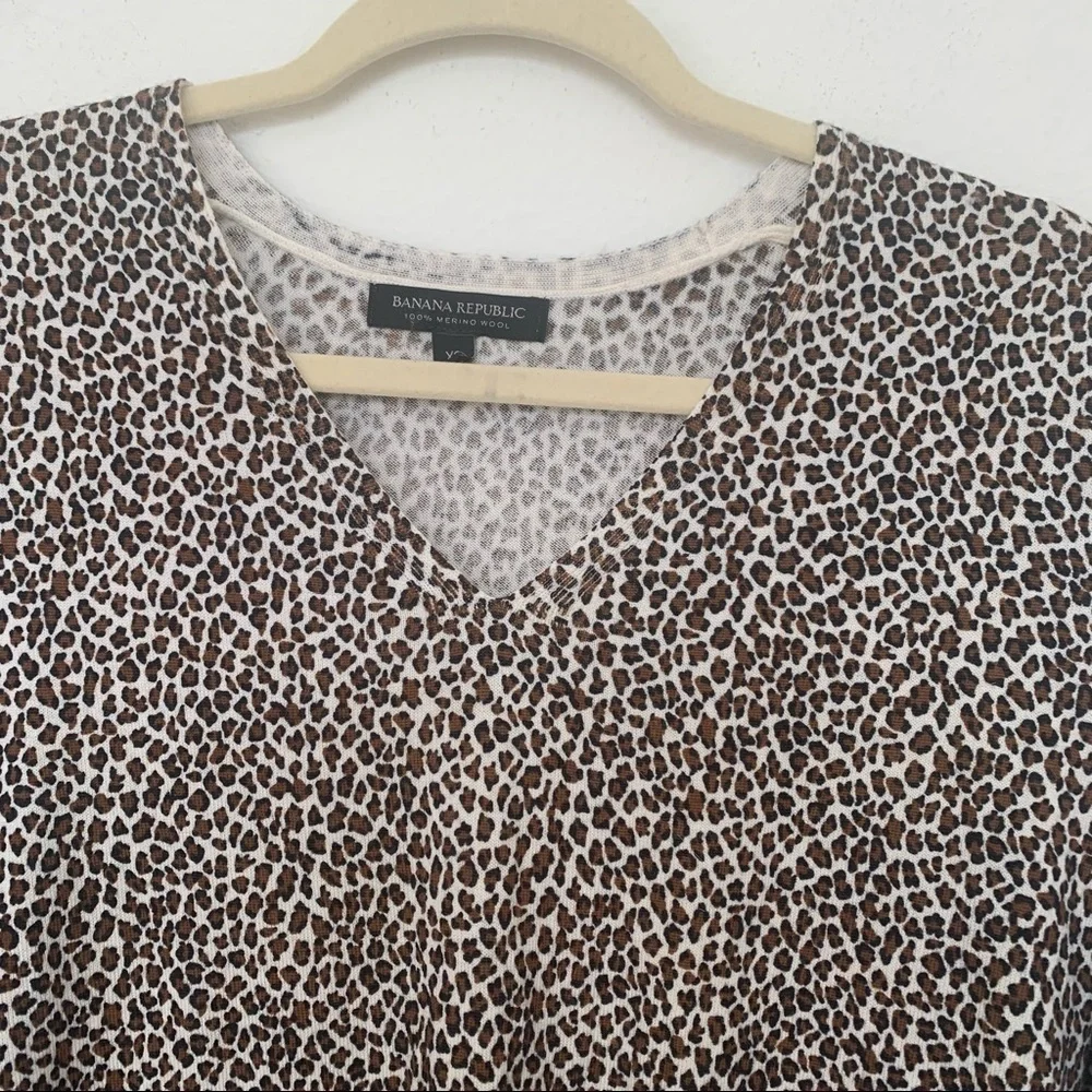 Banana Republic Merino lightweight WOOL sweater animal print XSMALL NEW